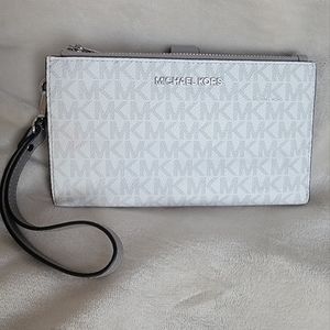 Michael Kors wristlet wallet